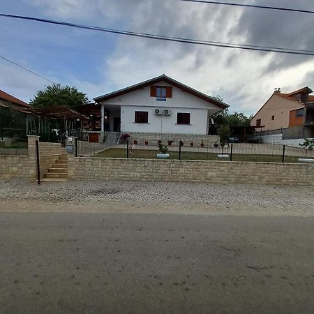Appartement Nicole Benkovac Εξωτερικό φωτογραφία