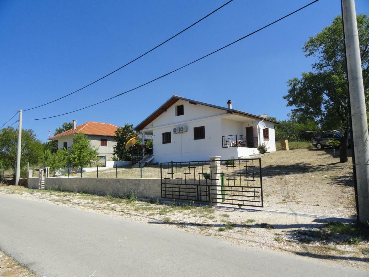Appartement Nicole Benkovac Εξωτερικό φωτογραφία